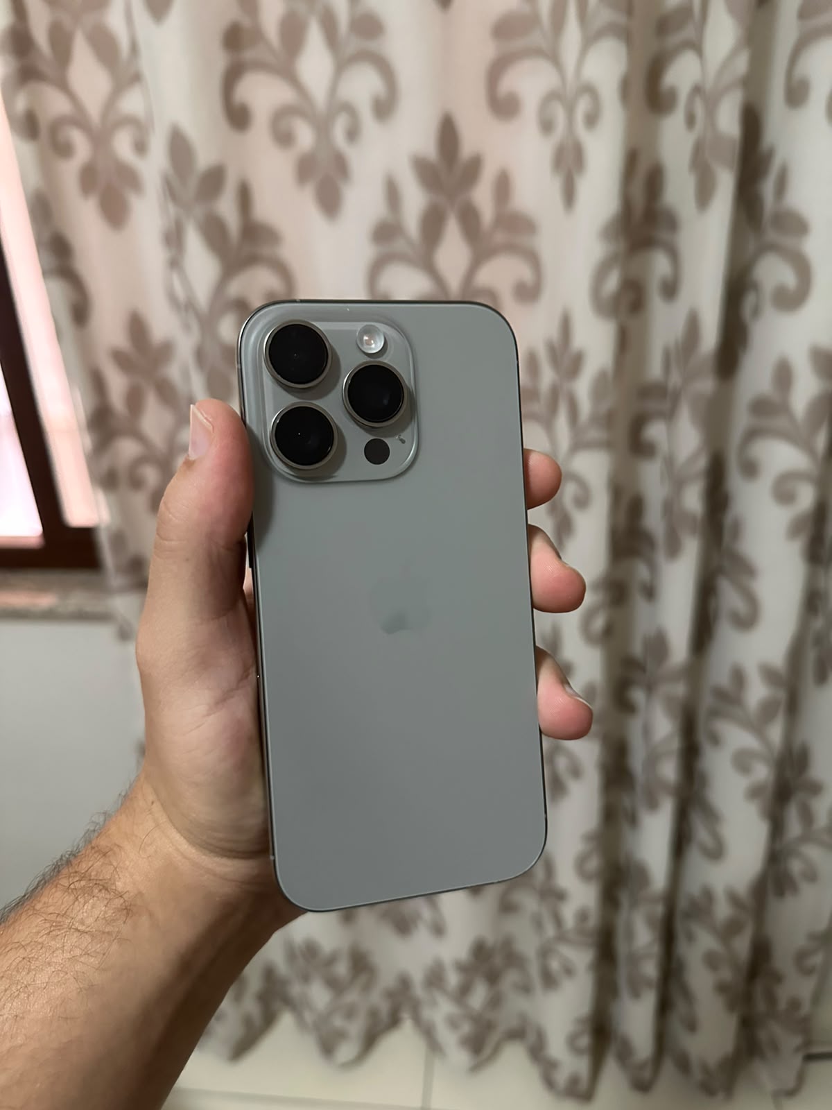 iPhone 16 pro  — foto 2