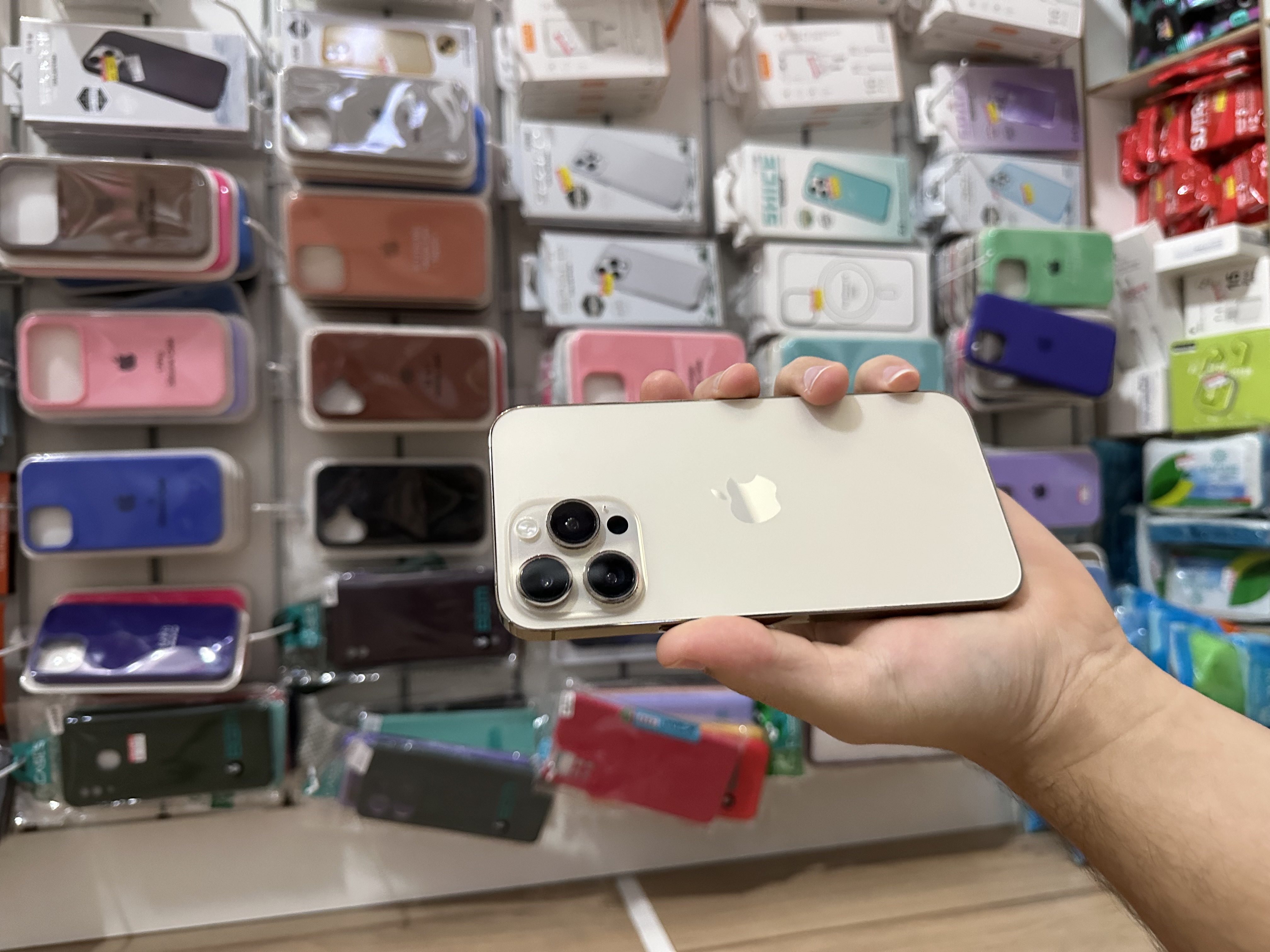 iPhone 14 Pro Max  — foto 2
